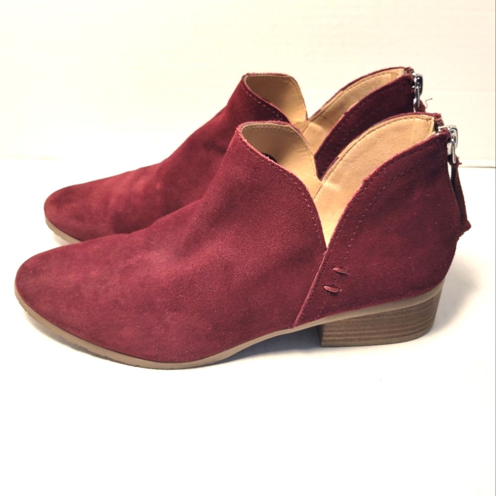KENNETH COLE REACTION Side Skip Wine Ankle Boots - Picture 1 of 7